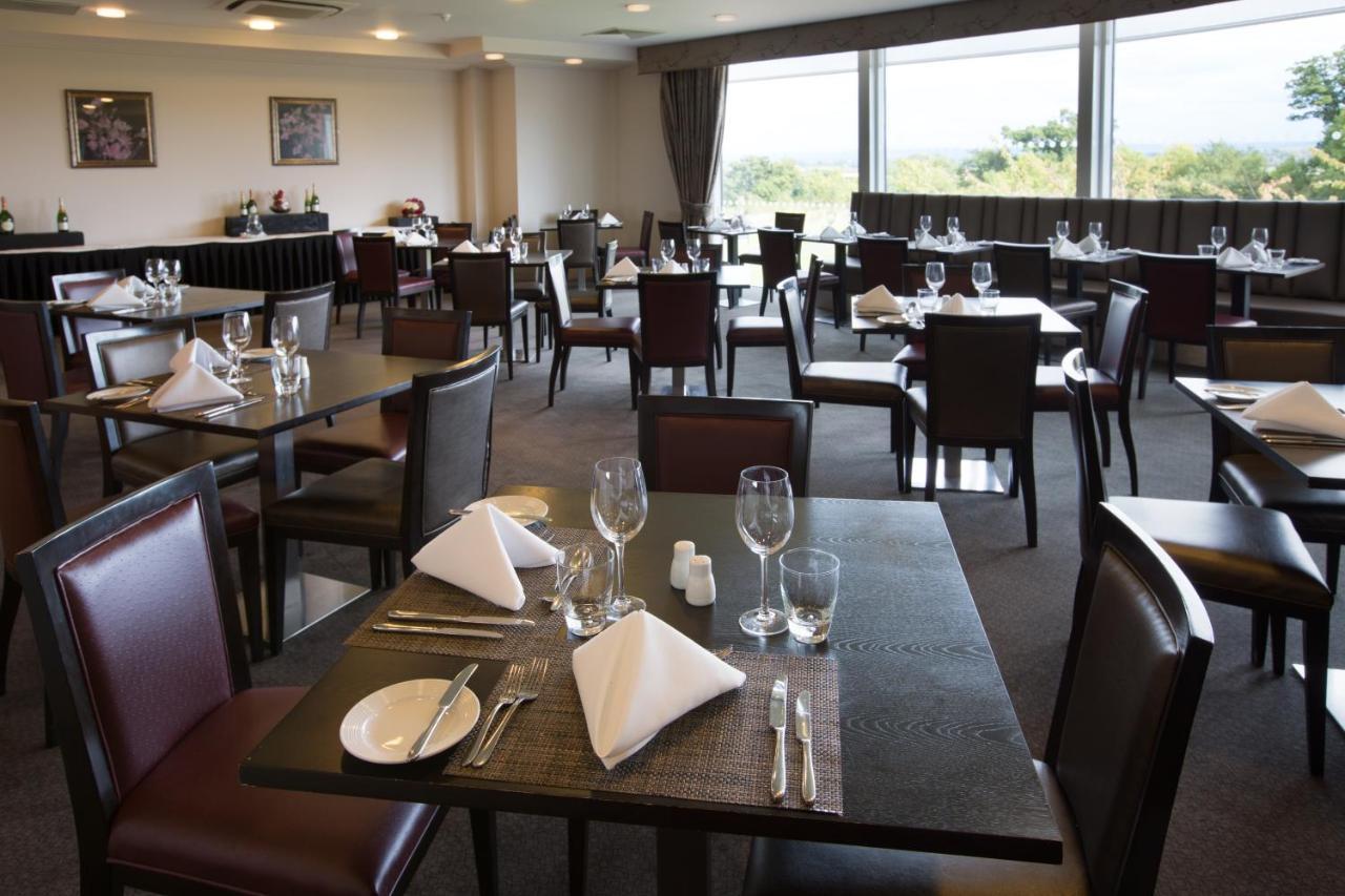 The Oxfordshire Golf & Spa Hotel Thame Exterior foto